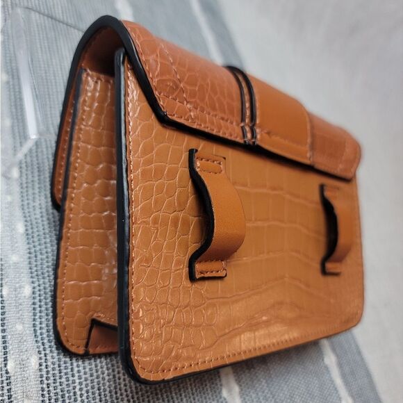 TOPSHOP Belt Bag - Picture 6 of 11